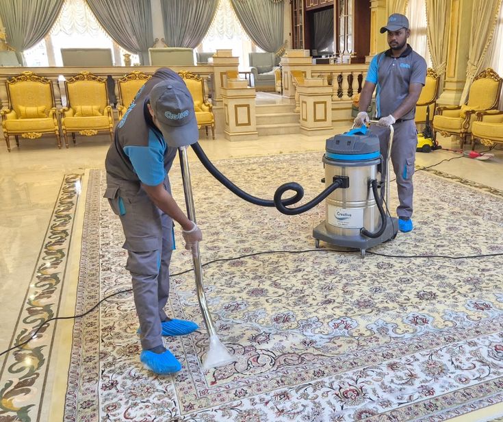  ما هي أفضل شركة لغسيل السجاد؟ أفضل شركة لغسيل السجاد هي تلك التي تقدم خدمات عالية الجودة، وتعتمد على تقنيات حديثة، ولديها سمعة جيدة بين العملاء. يُفضَّل أن تبحث عن شركات محلية تُقدِّم خدمات تتناسب مع احتياجاتك وتوصيات من أشخاص موثوقين.